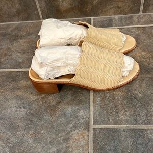 Frye Cindy Wavey Mule